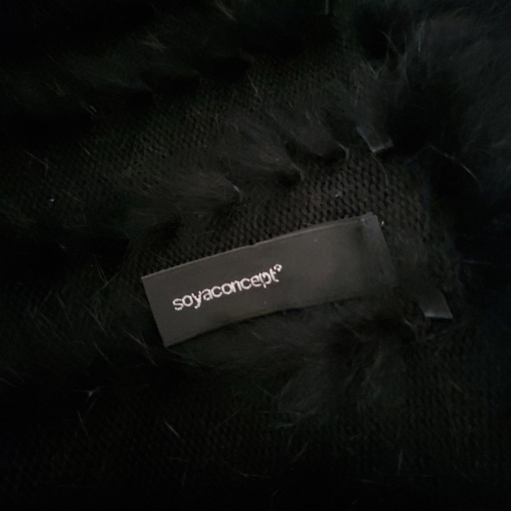 Black Genuine Rabbit Fur Vest - Picture 7 of 9